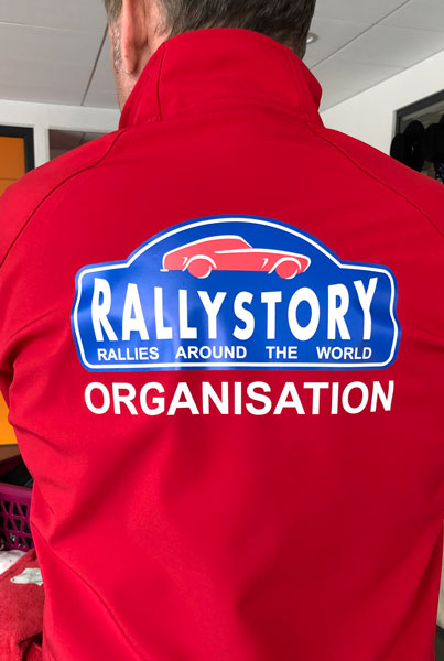 Flocage Rallystory au dos de veste chaude coupe vent rouge